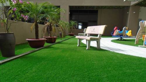 Fresh-looking Fake Grass