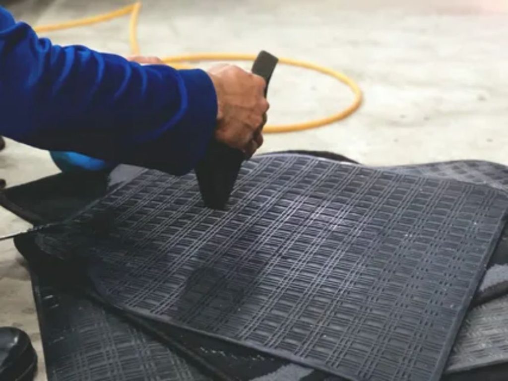 How to Clean Car Floor Mats